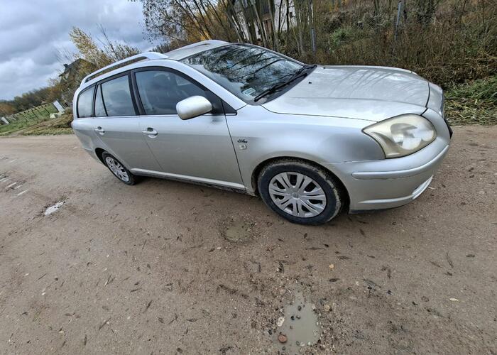 Grajewo ogłoszenia: Sprzedam toyotę avensis 2004r 2.0d klima sprawna opony zimowe hak;...